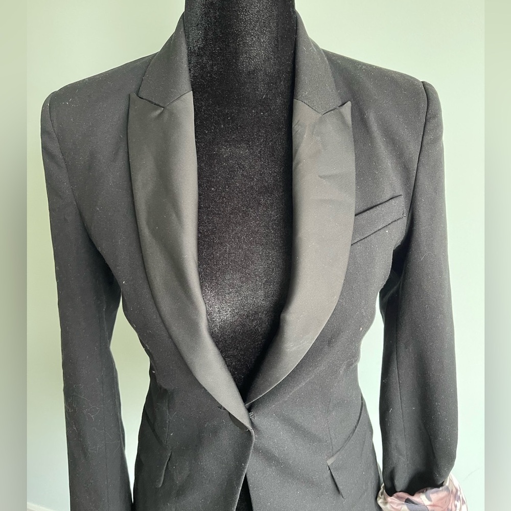 H&M blazer. - Picture 3 of 6